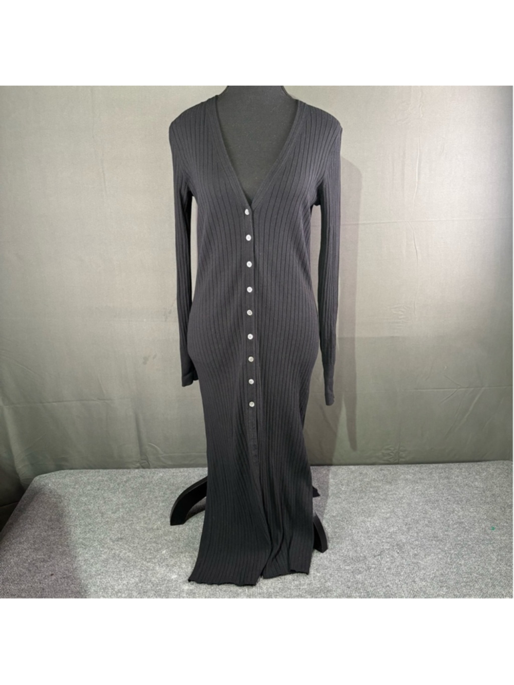 White Warren Dress W XS V Neck Button Capsule Minimalist Luxury Black